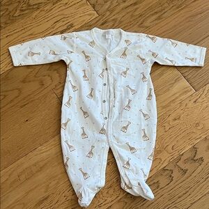 6/9 M - SOPHIE LA GIRAFE - 109% Cotton Baby One-Piece with Giraffe Sophie NWOT
